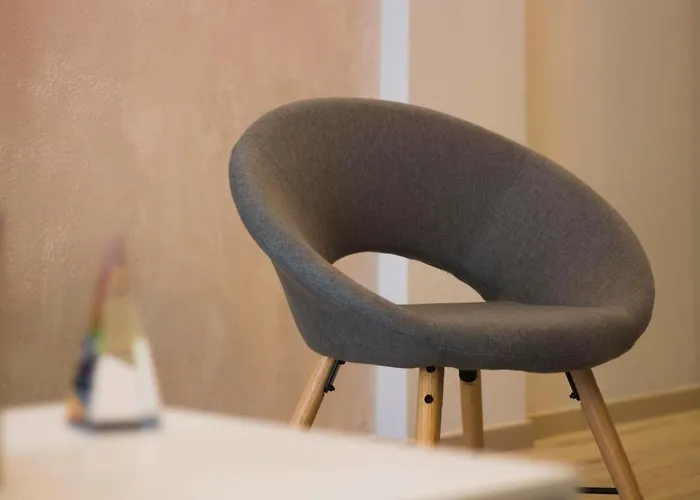 Chic Agia Sofia Metro - Incitybnb