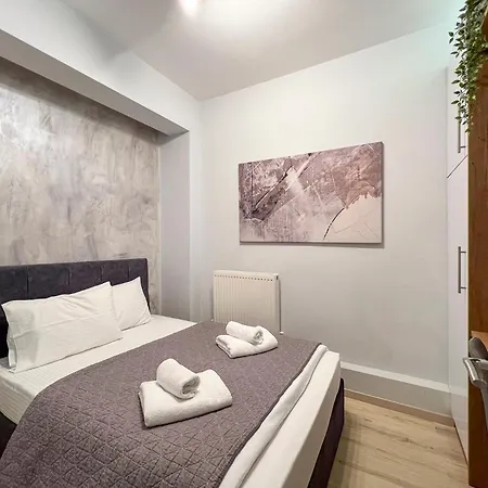 Chic Agia Sofia Metro - Incitybnb Apartamento Tesalónica