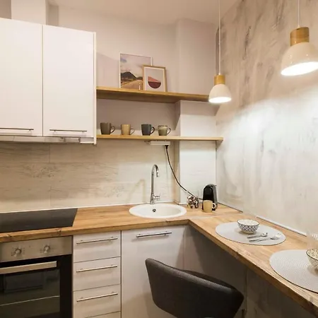 Chic Agia Sofia Metro - Incitybnb * Soluň